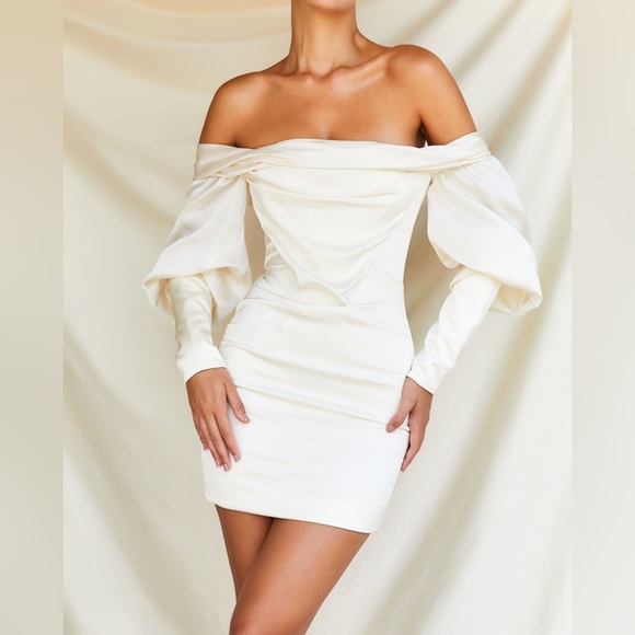 House of CB white Santana satin mini dress with puff sleeve and ruched detail - Picture 4 of 9